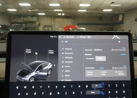 2023 Tesla Model Y Awd/Long Range Dual Motor All-Wheel Drive z USA, uszkodzony, nr VIN 7SAYGDEE1PA081905